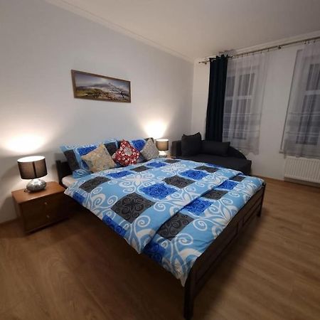 Apartman V Krusnych Horach-Free Parking ยาคีมอฟ ภายนอก รูปภาพ